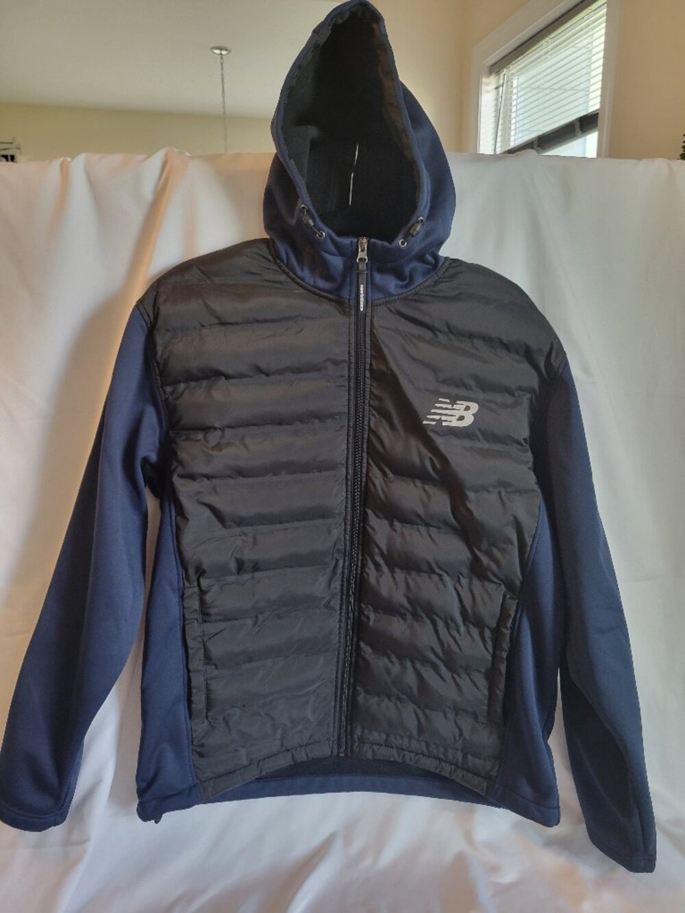 New Balance Jacket Mens Large NWOT Hybrid Puffer Softshell Hoodie Full Zip Navy